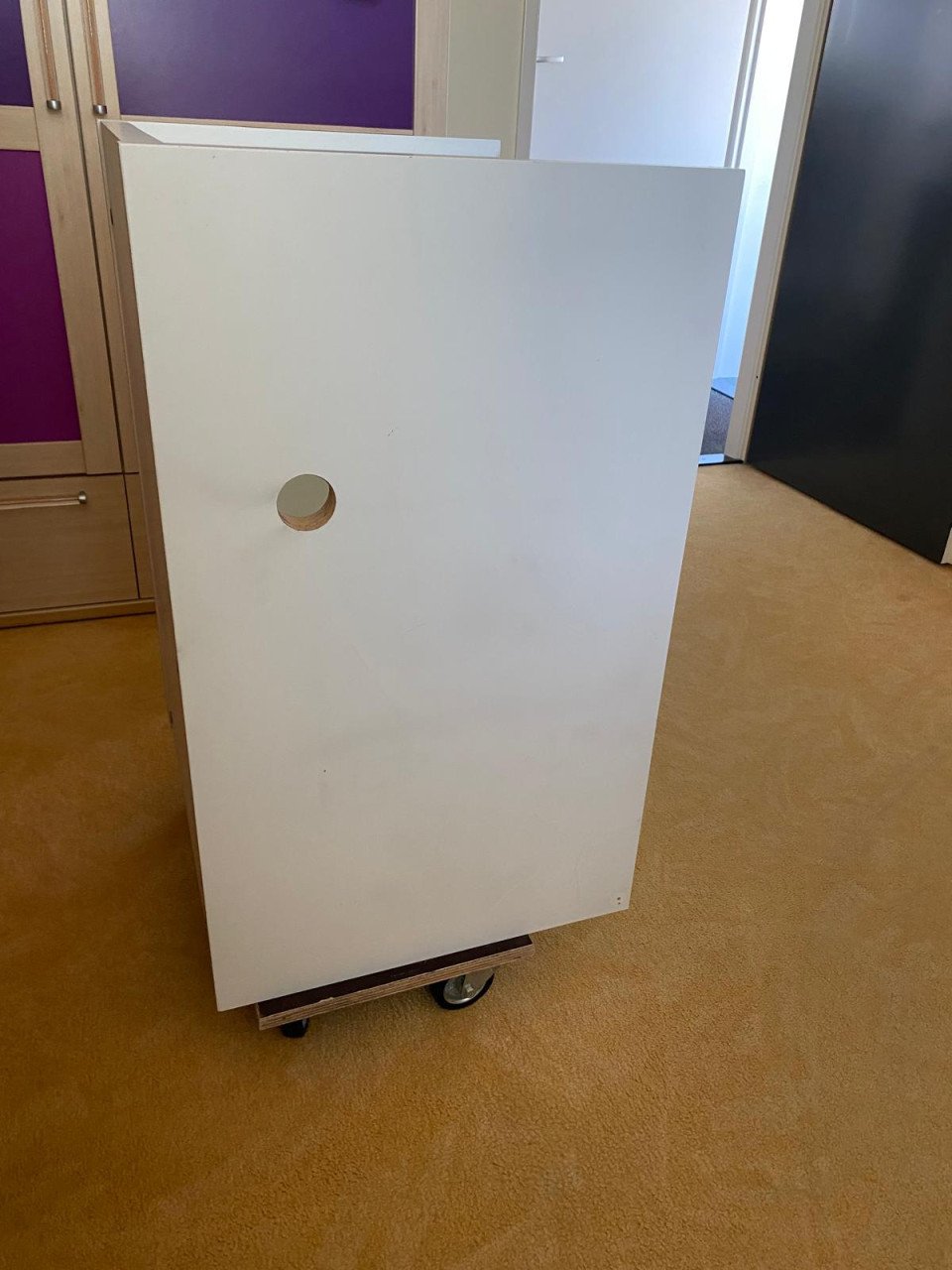 (Audio)meubel met spiegel achterwand en glazen platen