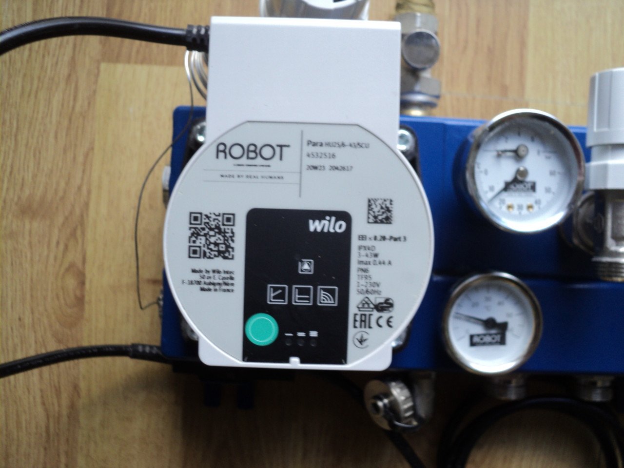 Vrijwel nieuwe 4 groep verdeler vloerverwarming ENERGI ZUINIG