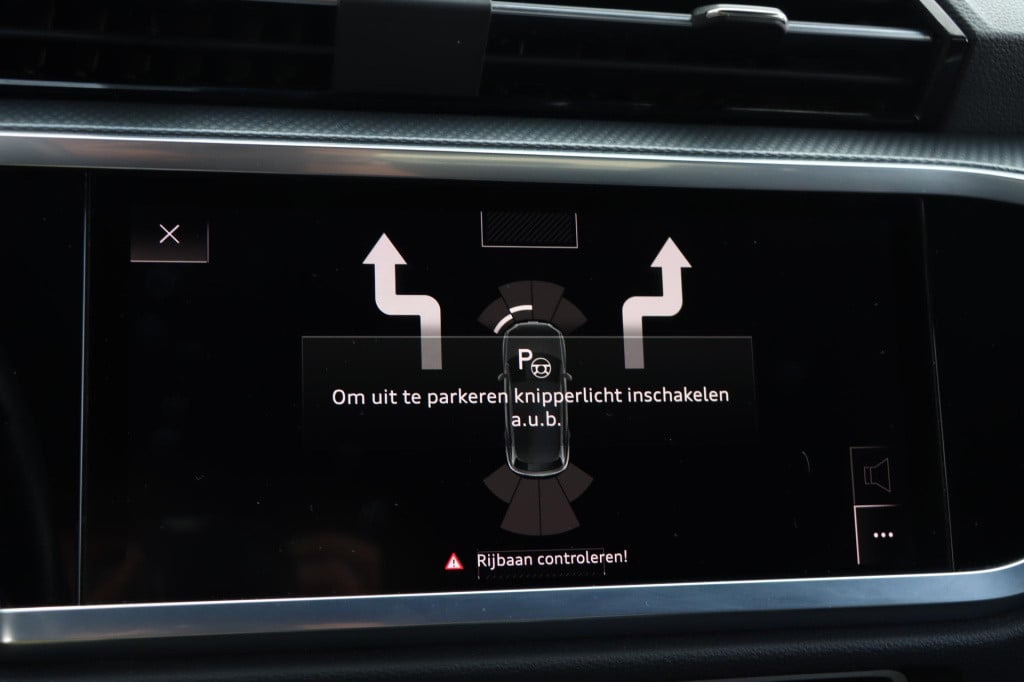 Audi Q3 35 tfsi s line s-tronic