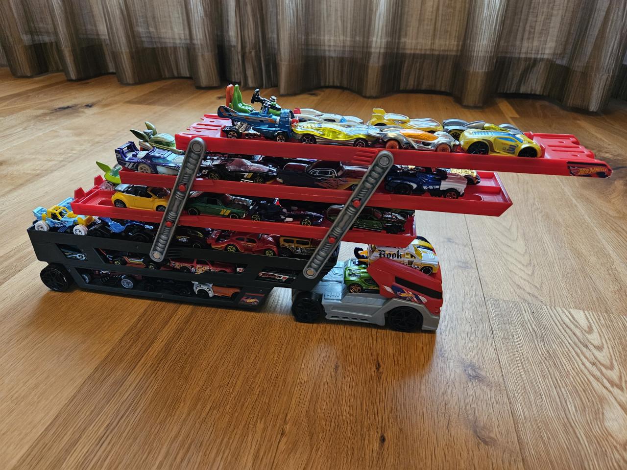 Hot Wheels Mega Truck oplegger (z.g.a.n.)