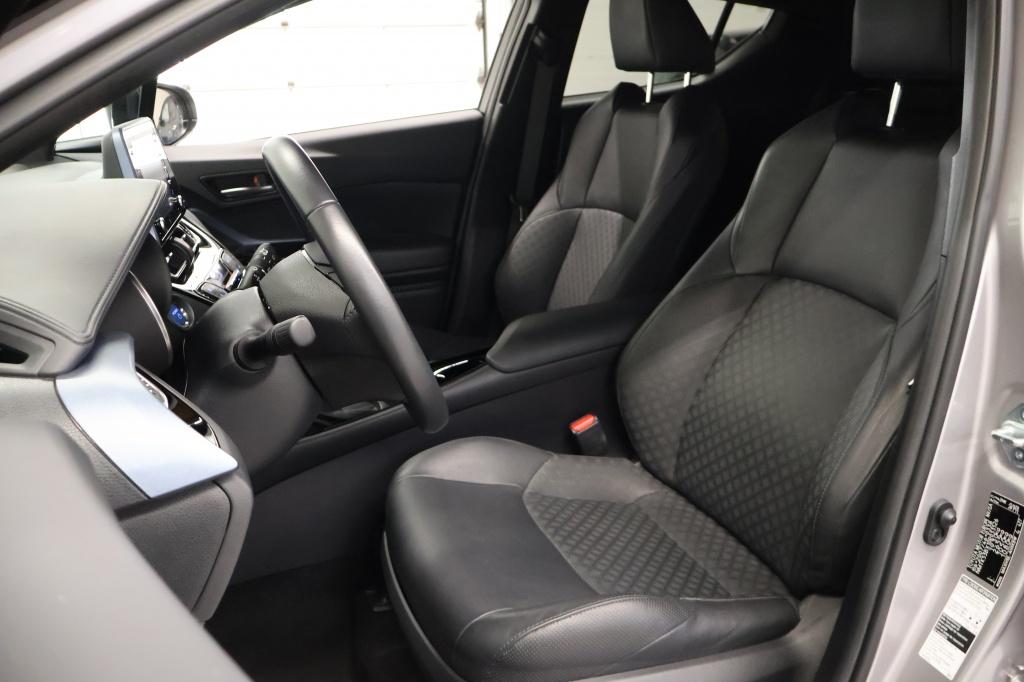 Toyota C-hr 2.0 hybrid bi-tone