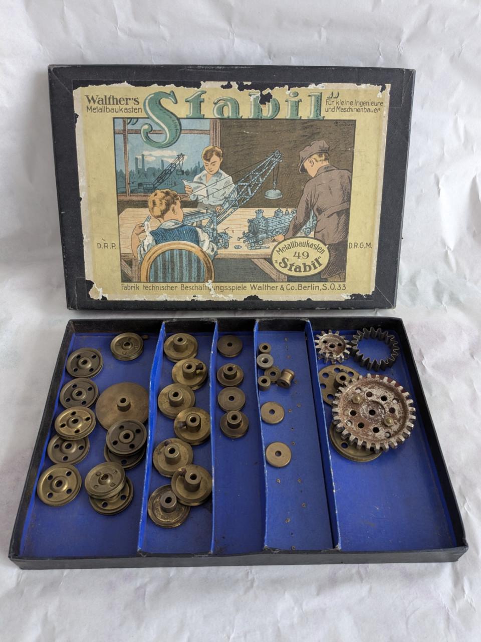 Metalen constructie dozen