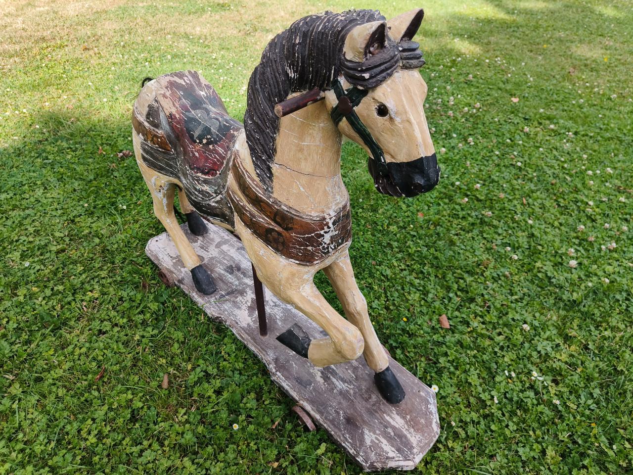 Houten antiek paard
