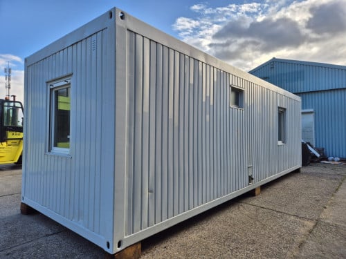 Bouwkeet / kantoorunit / directiekeet / woonunit 9x3m