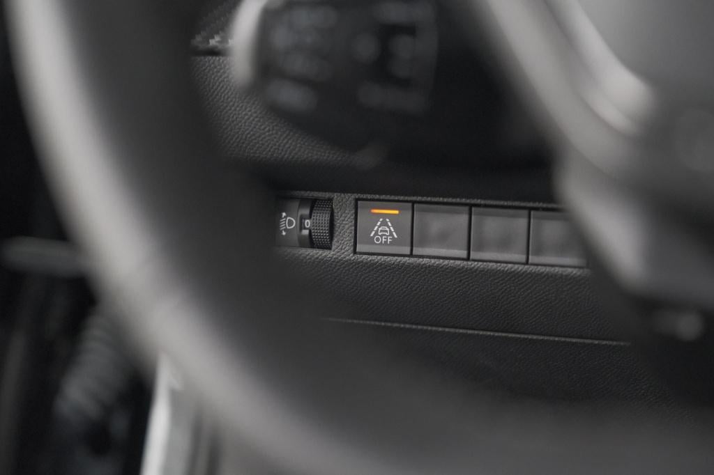 Peugeot 2008 puretech 130 eat8 allure | camera | navigatie | apple carplay 