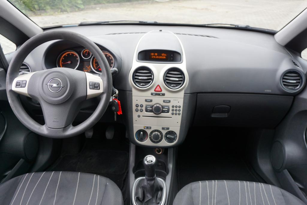 Opel Corsa 1.2-16v business airco / cruise / elektr. ramen / nap