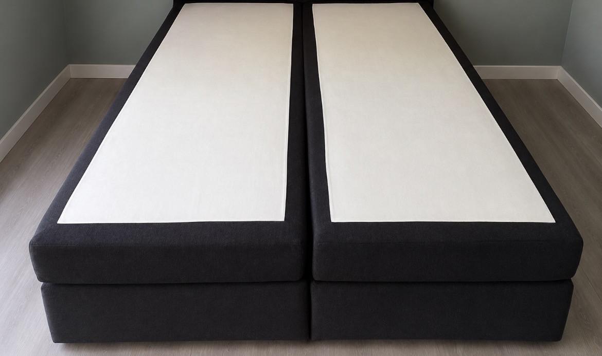 GRATIS af te halen: 2 st boxspring 2m x 90cm zonder topper
