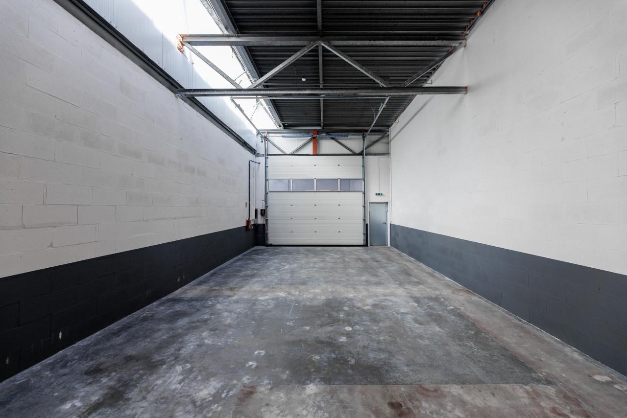 TE HUUR | Bedrijfsruimtes in Axel