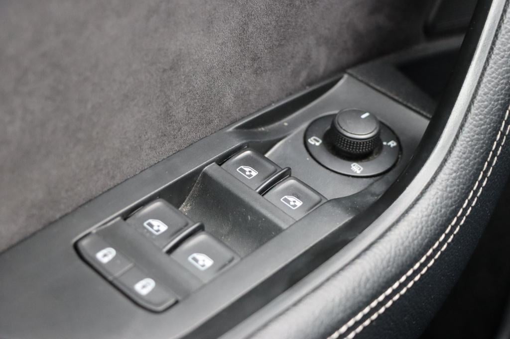 Skoda Superb combi 1.4 tsi iv sportline business 218pk dsg6