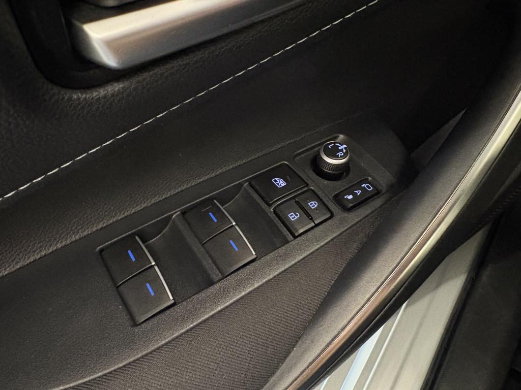 Toyota Corolla Touring Sports 2.0 hybrid first ed.