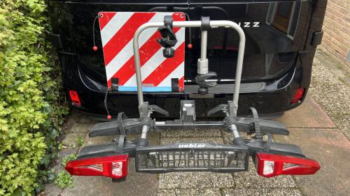 Uebler F24 fietsendrager / trekhaak montage voor 2 elektrische fietsen