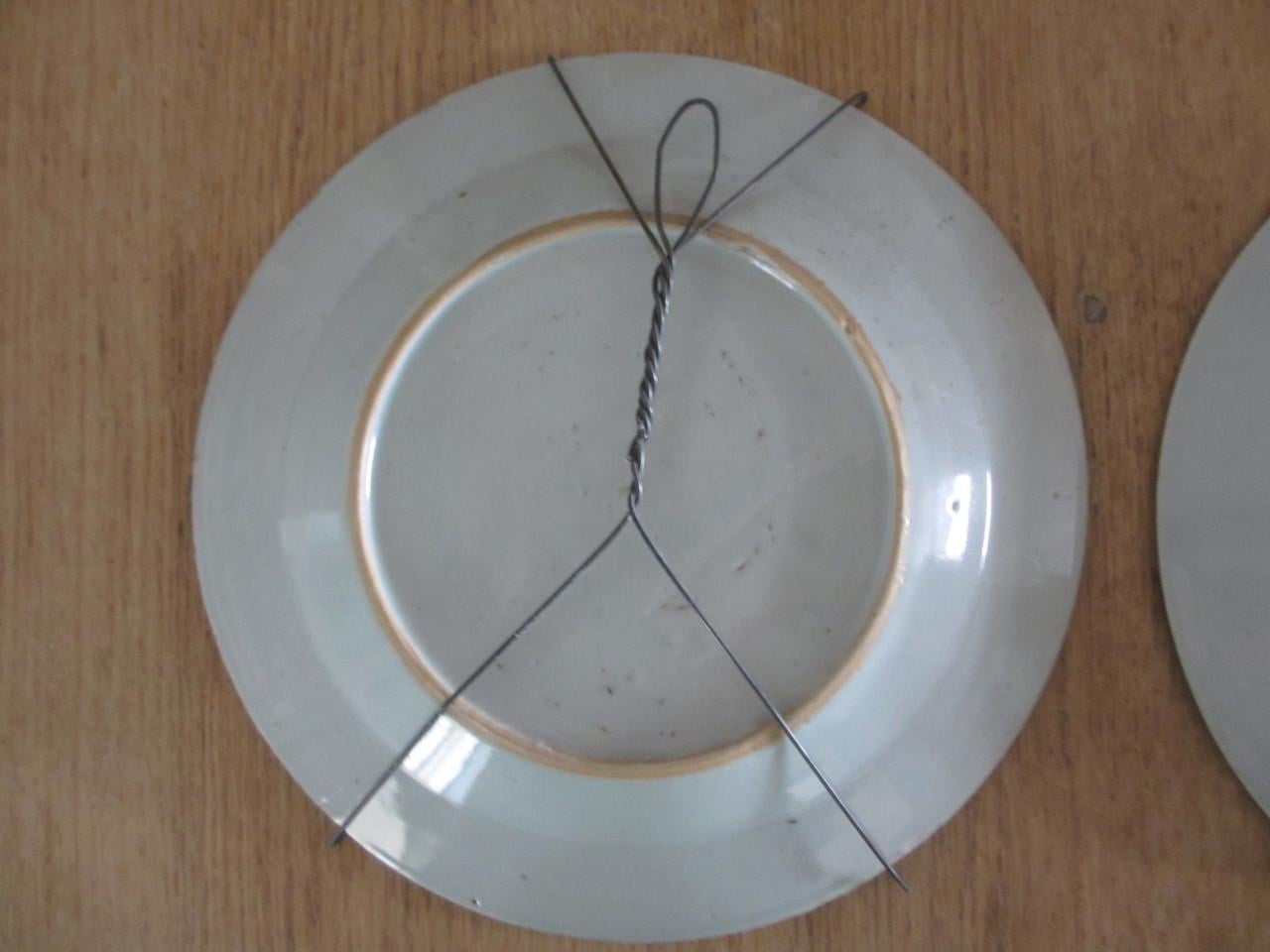 2 oude blauw-witte porseleinen borden – handgeschilderd – ca. 23,5 cm