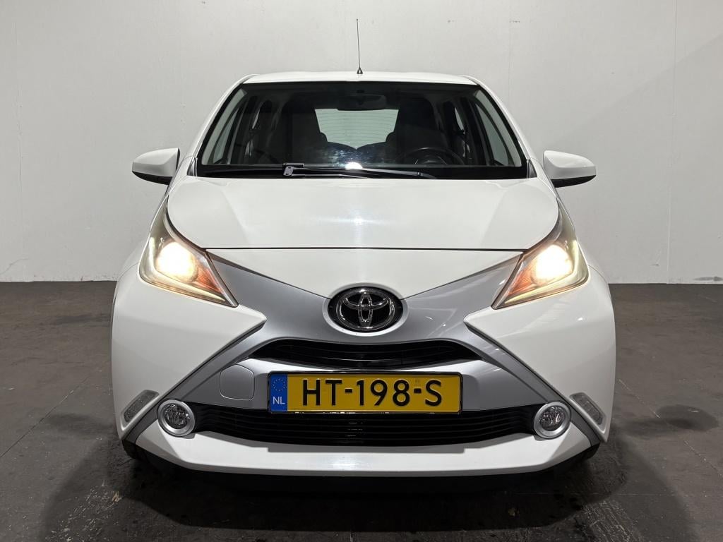 Toyota Aygo 1.0 vvt-i x-pure | lichtmetaal | airco |