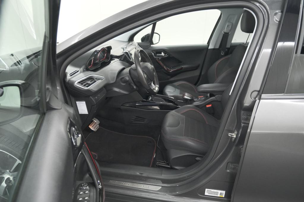 Peugeot 2008 puretech 110 eat6 gt-line | camera | panoramadak | navigatie |