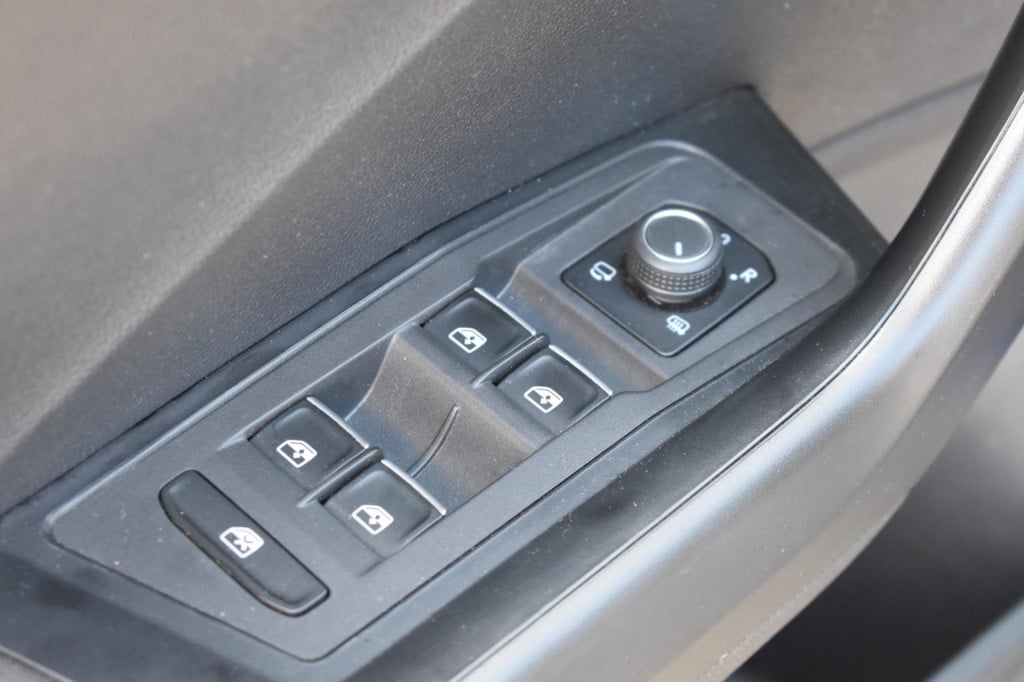 Volkswagen T-roc 1.0 tsi | virtual cockpit | trekhaak | apple carplay | and