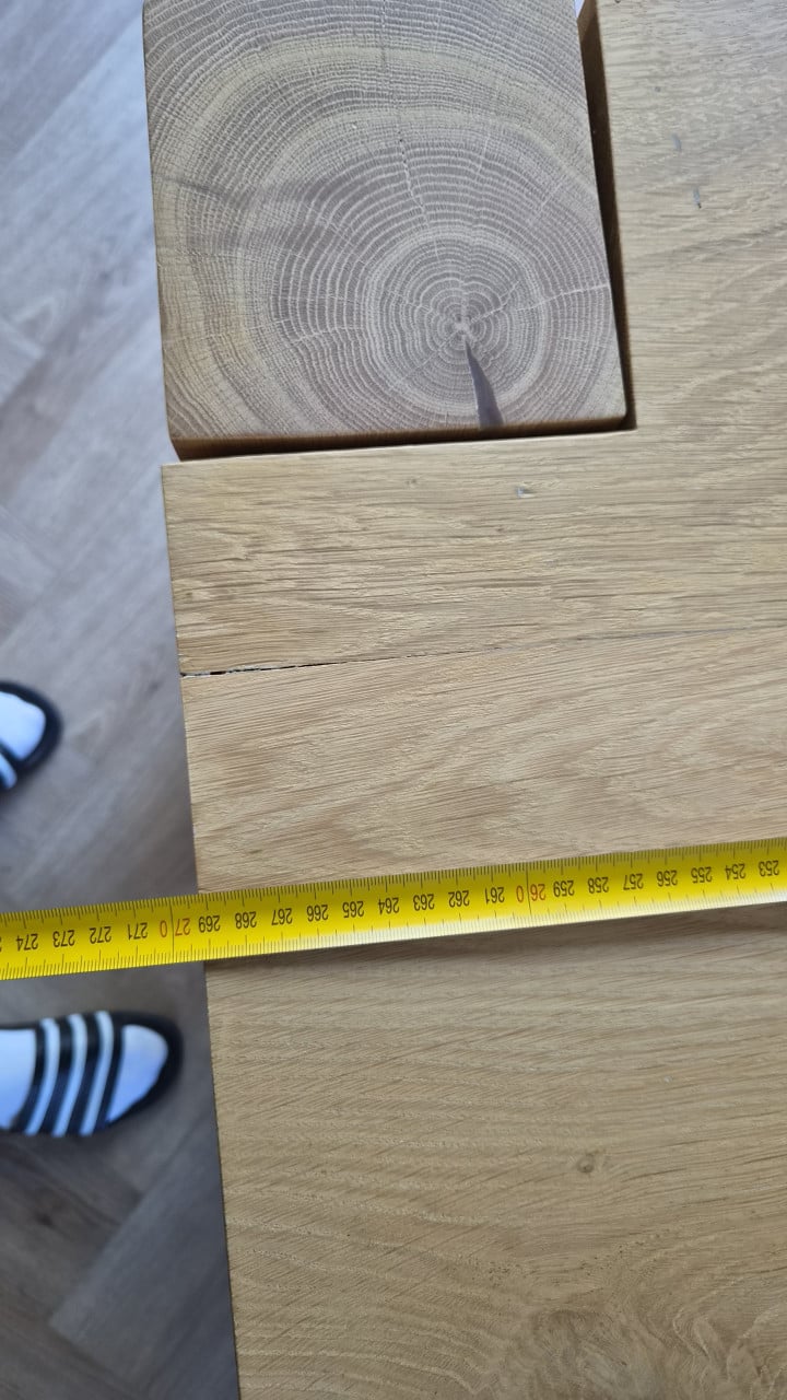 Eiken eetkamertafel met 8 stoelen