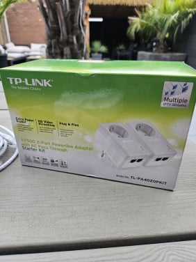 ZganTP-LINK TL-PA4020P-KIT AV500 2-Port Powerline wifi Adapter