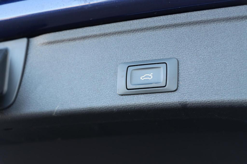 Audi A4 avant 40 tfsi sport s line 190pk s tronic trekhaak | pano | navi