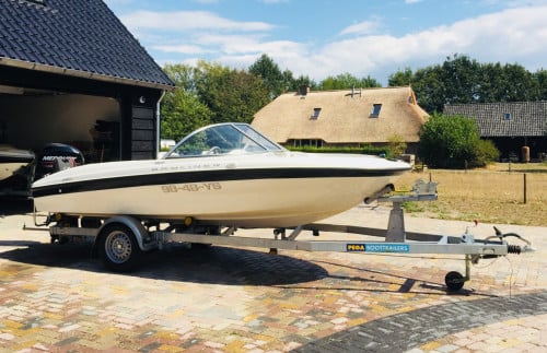 Speed boot Bayliner set incl. Pega trailer, etc.