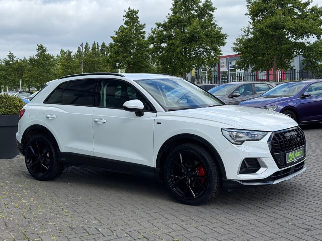 Audi Q3 35 tfsi design luxe * trekhaak * sportstoelen* carplay
