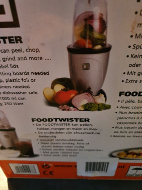 Leuk groot blenderset, HE Foodtwister in werkende en mooie staat...
