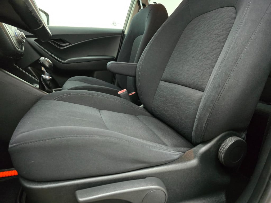 Hyundai Ix20 occasion 1.4i met trekhaak, cruisecontrol en clima airco | twe