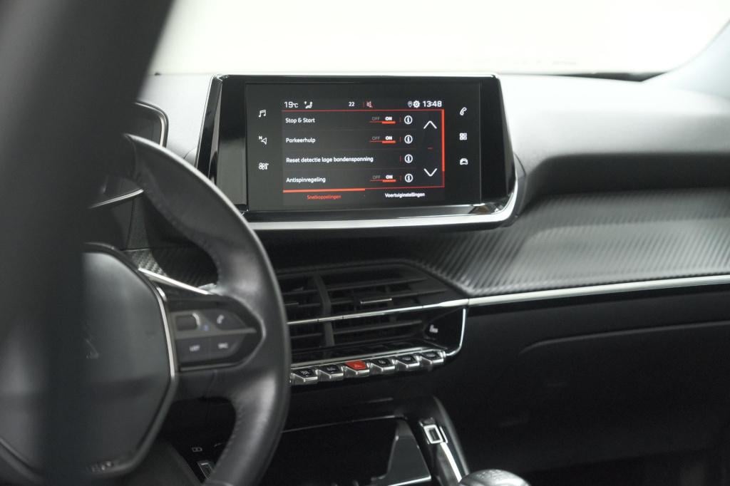 Peugeot 2008 puretech 130 allure | camera | stoelverwarming | apple carplay
