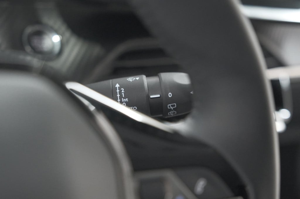 Peugeot 2008 puretech 102 allure pack | camera | apple carplay | parkeersen