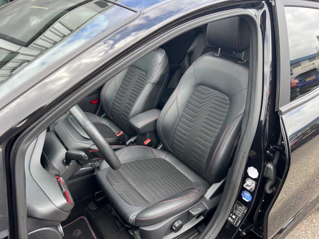 Ford Puma 1.0i ecoboost hybrid 125pk st-line x , pano dak , winterpack