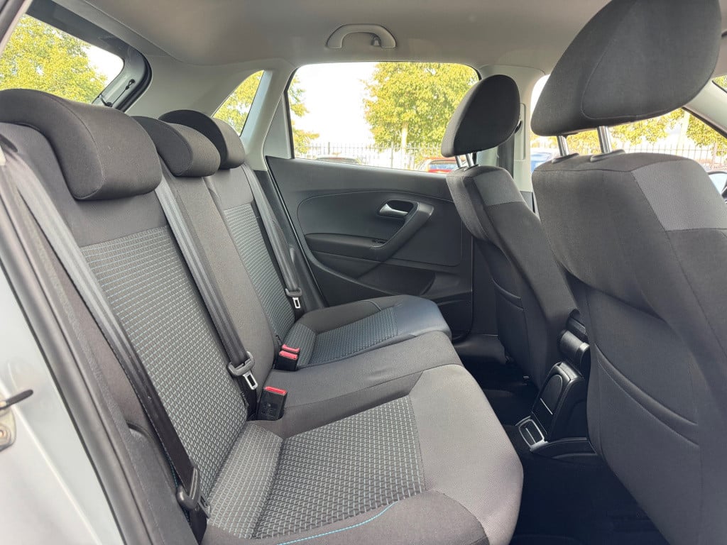 Volkswagen Polo 1.0 bluemotion * cruise control * navigatie * nap