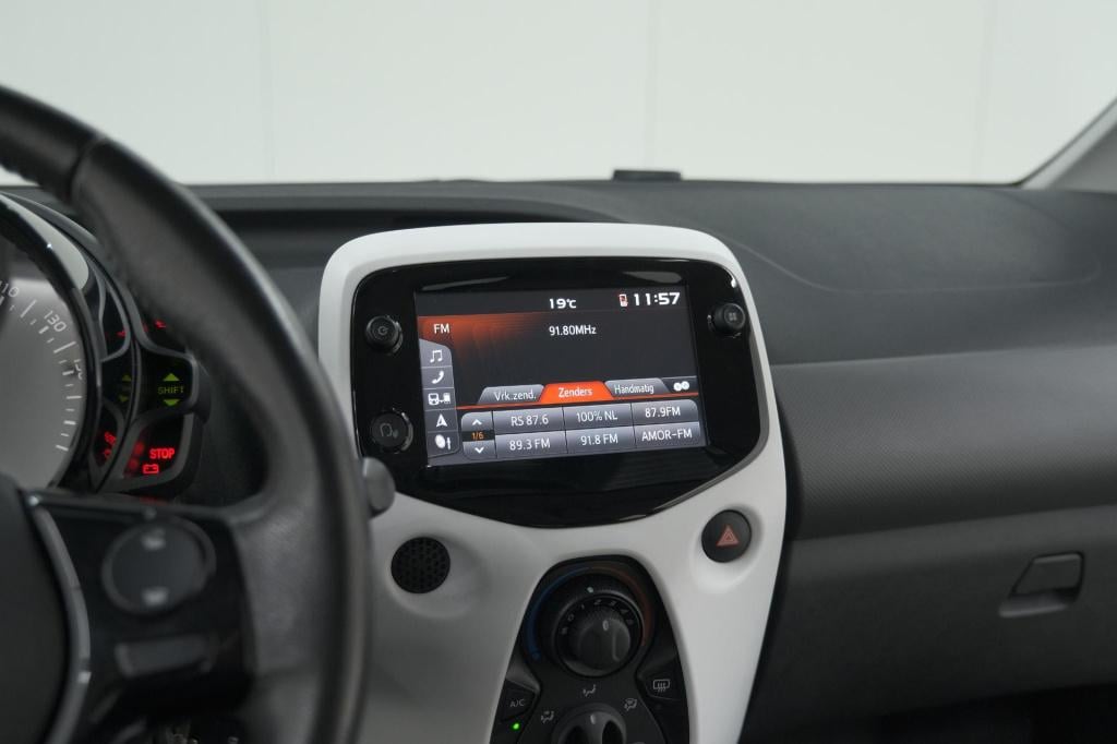 Citroen C1 1.0 vti shine | camera | airco | navigatie | 5 deurs