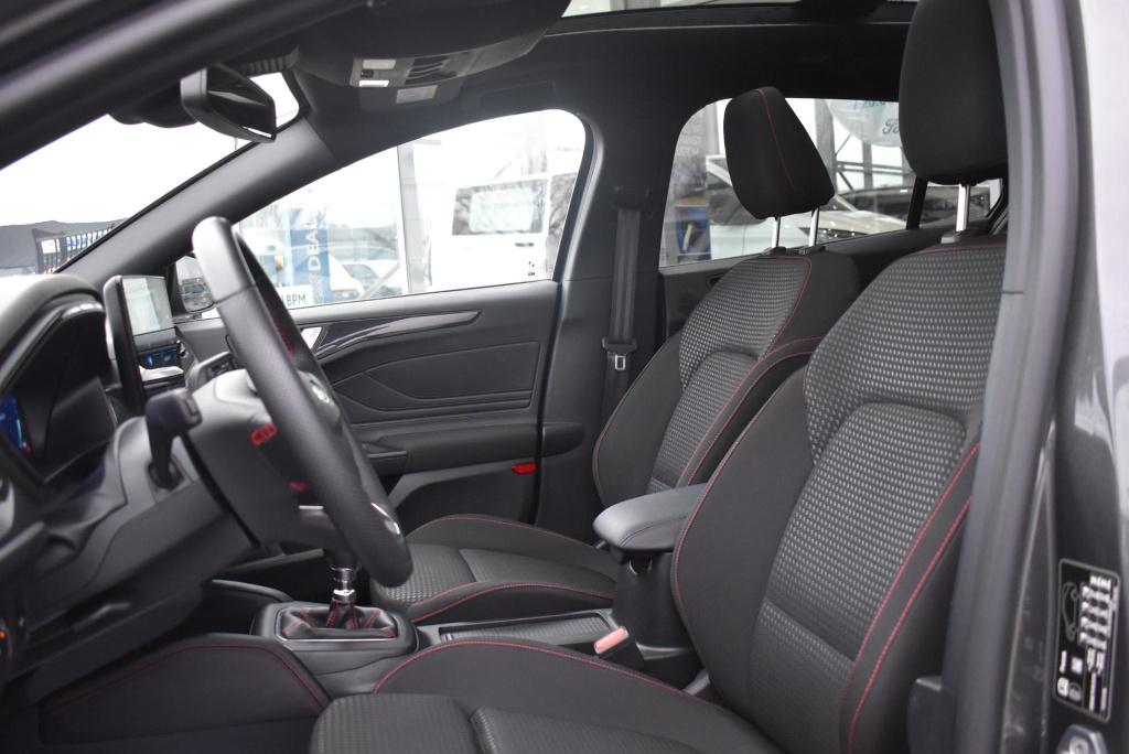 Ford Focus wagon 1.0 ecoboost hybrid st line x | climate control | cruise c