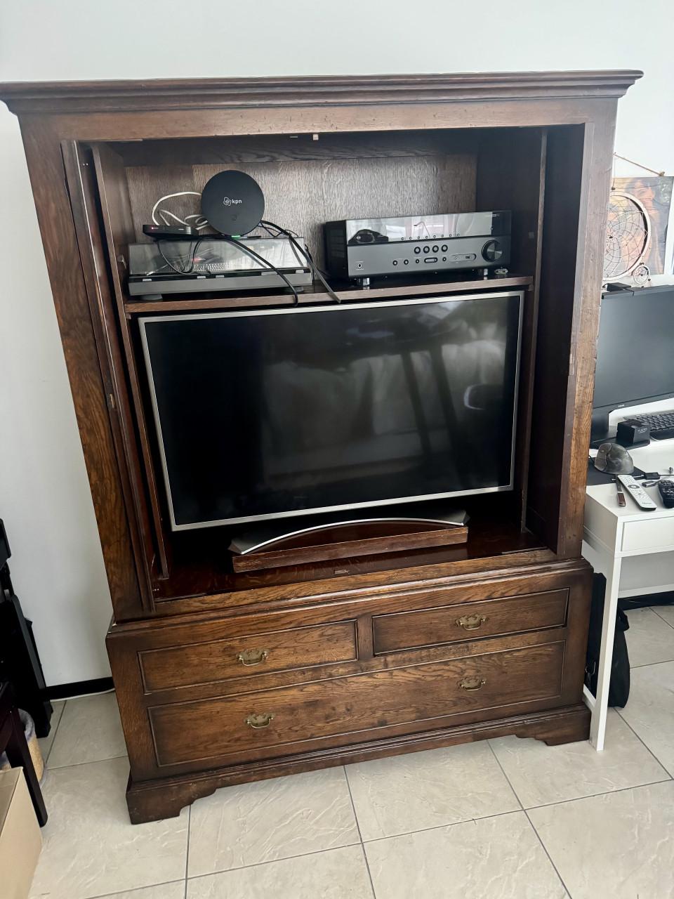 Donkerhouten vintage eiken kast