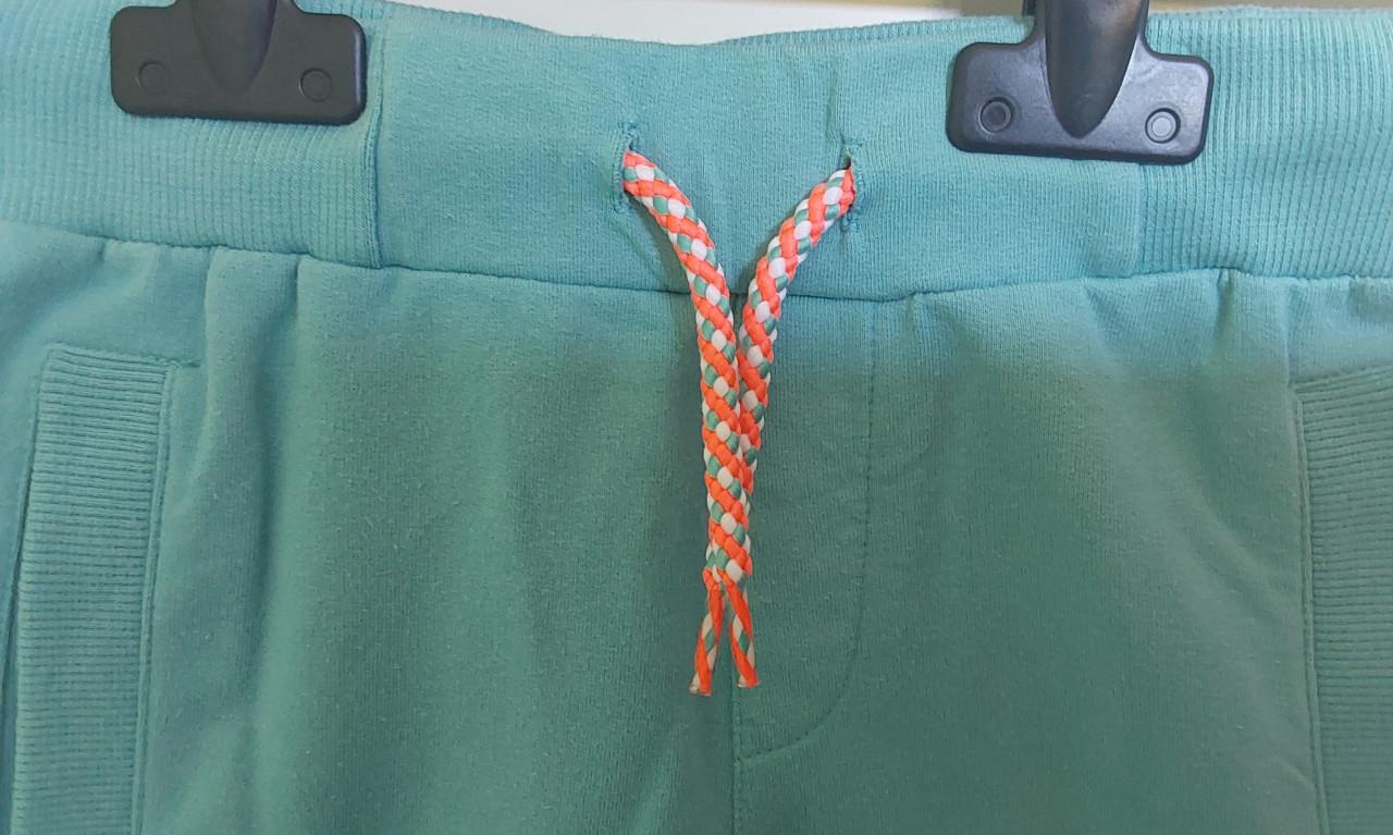Nieuwe korte broek van het merk Sturdy in maat 92