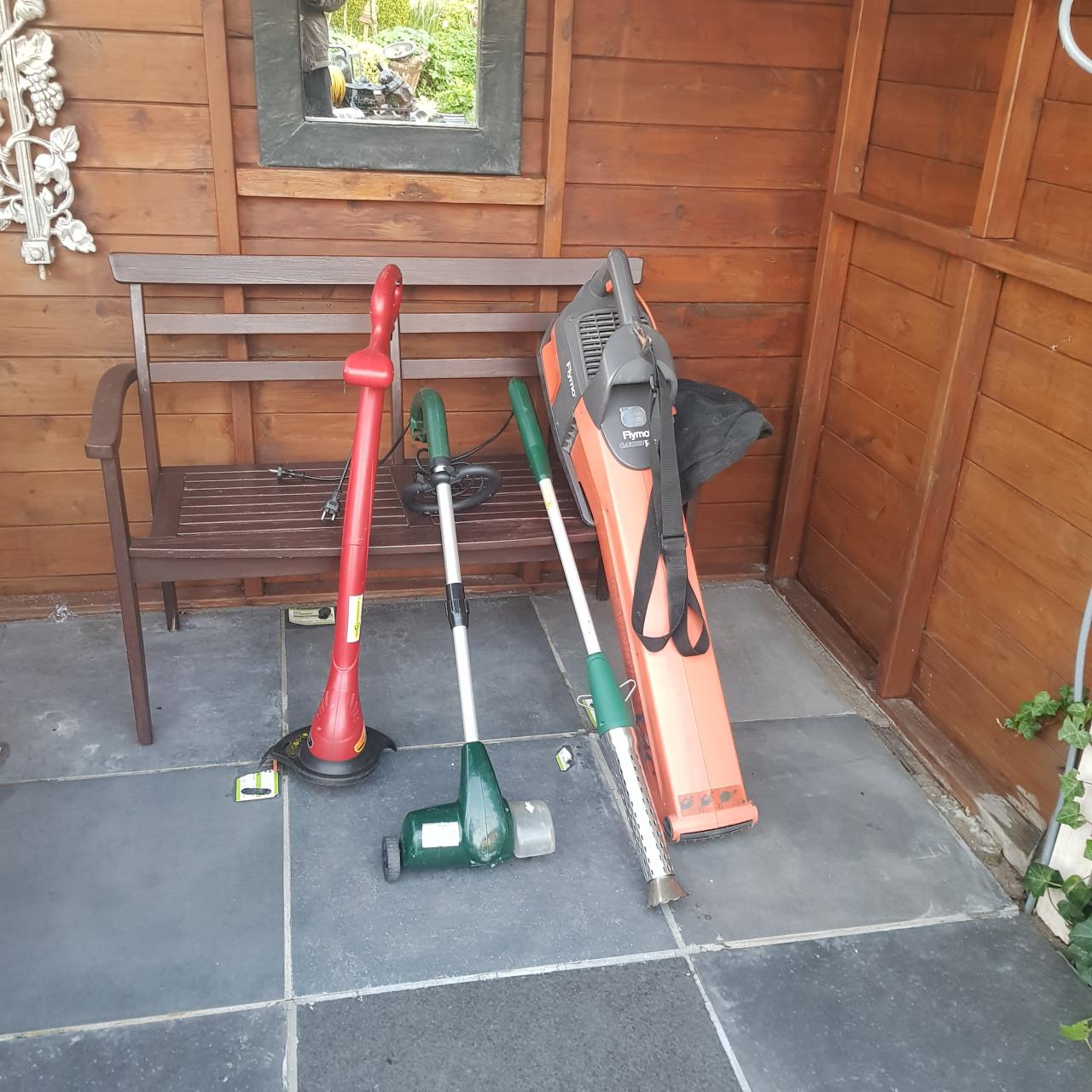4 - Tuinmachines € 40, -