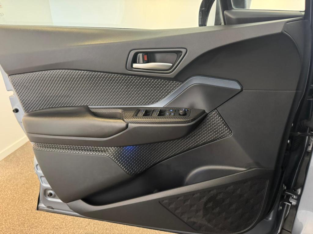 Toyota C-hr 1.8 hybrid business plus