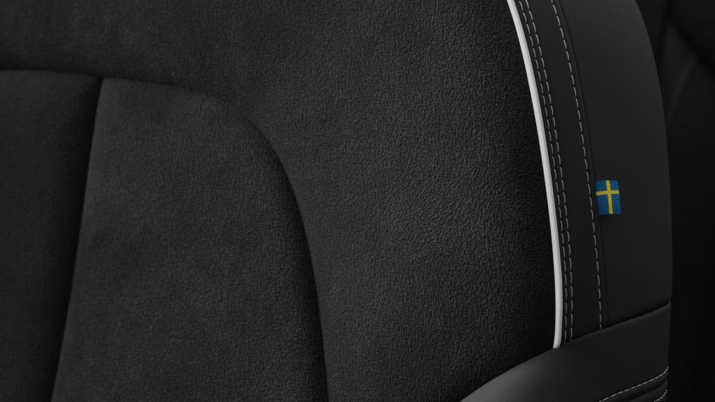 Volvo Ex40 extended range ultra dark europa