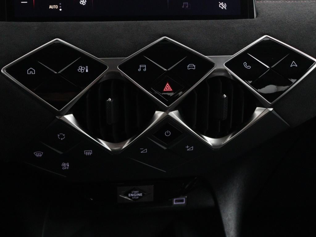 Ds Ds 3 e-tense performance line 54 kwh | achteruitrijcamera | draadloos ap