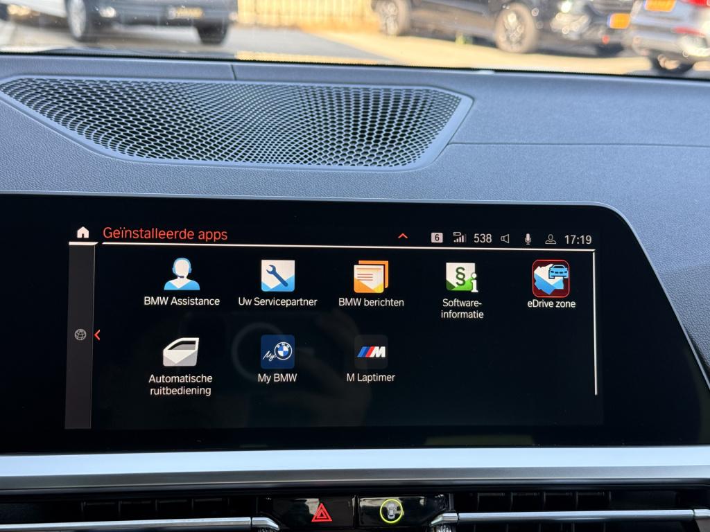BMW 3-serie 330e m-sport | 360 | pano | leder | acc | stoelverwarming | app