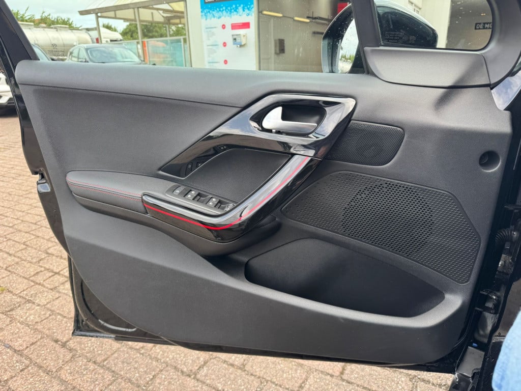 Peugeot 2008 1.2 puretech allure