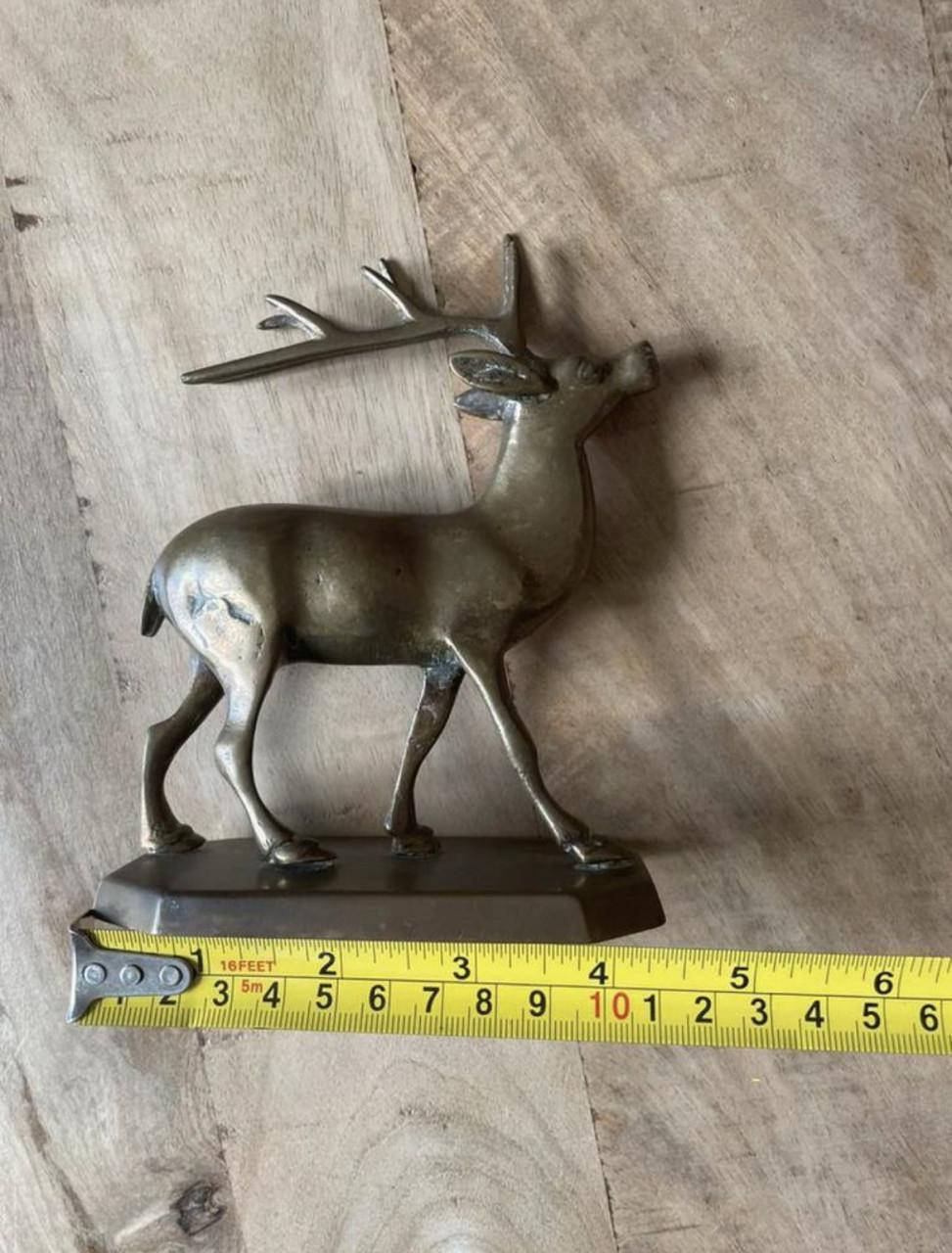 Bronzen beeldje hert