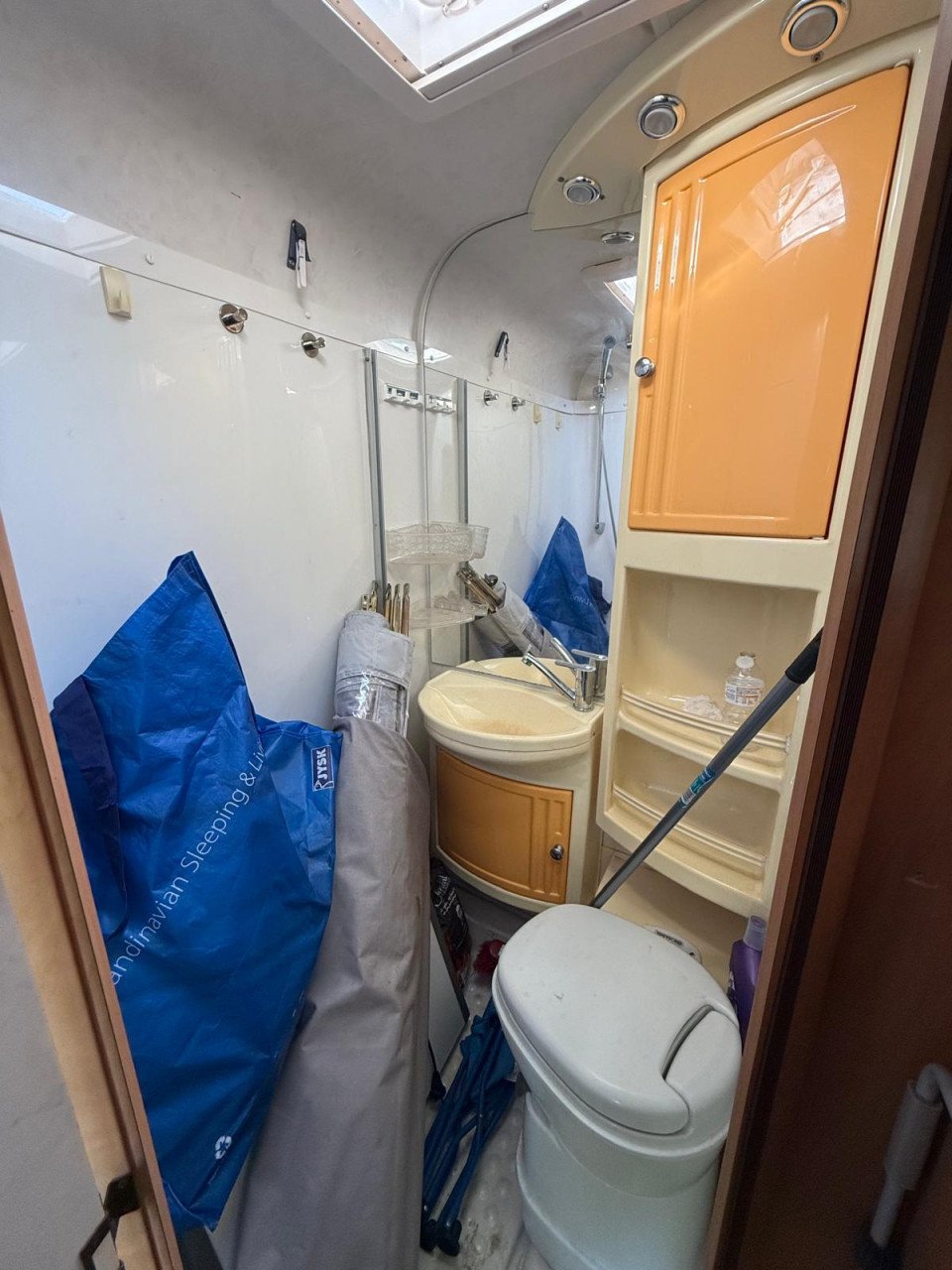 Camper