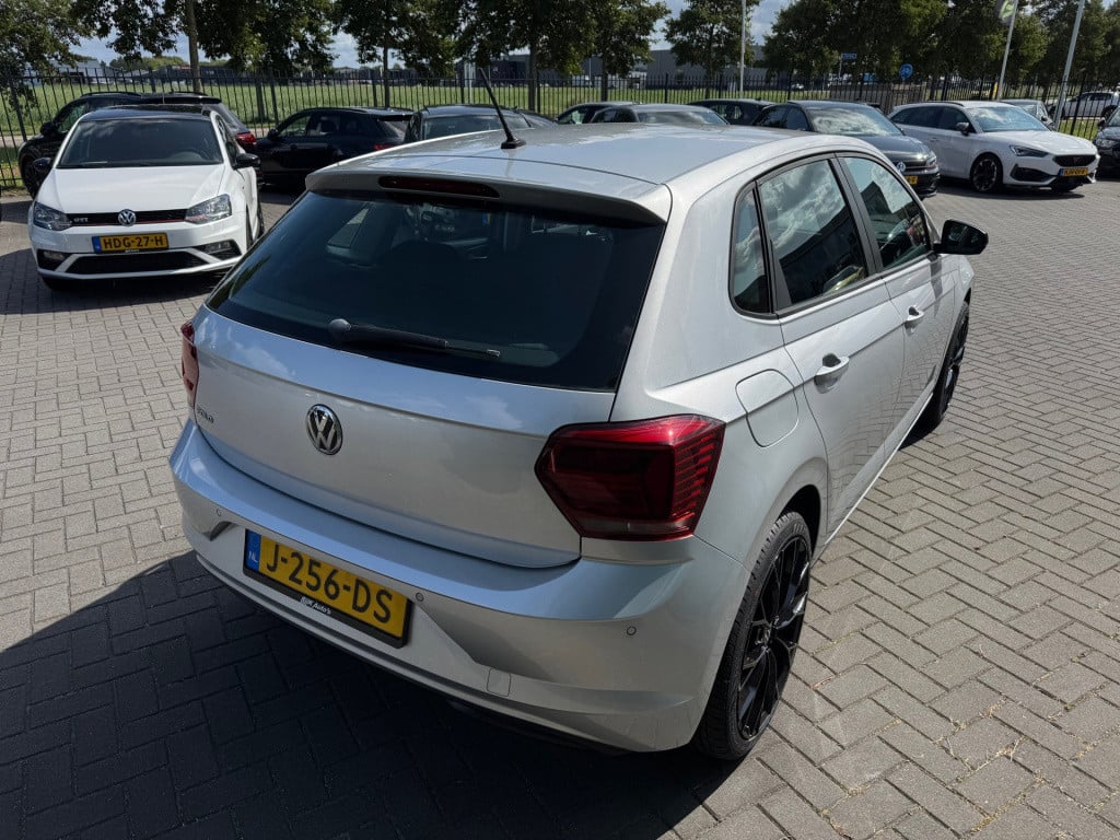 Volkswagen Polo 1.0 tsi highline * carplay * pdc 2x * airco * 18 inch