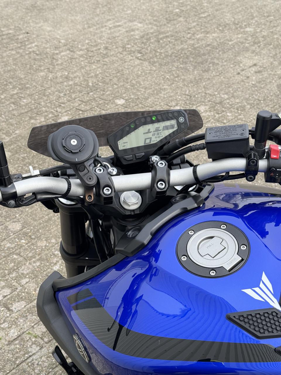 Yamaha MT-09 2018 – Iconic Blue | 37.047 km | MIVV | LED+ | Quad Lock