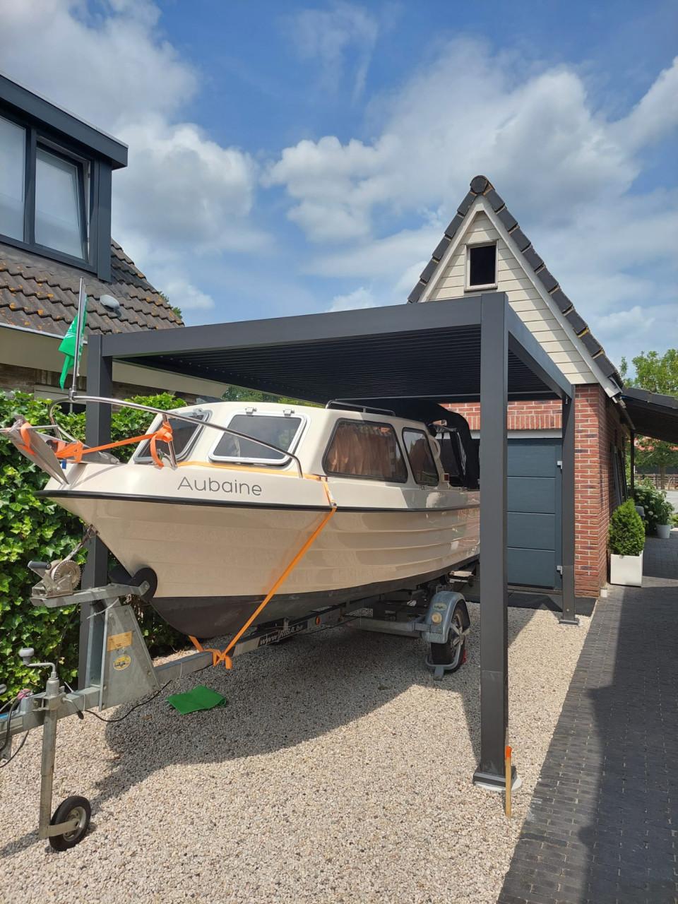 Boot - Verano 520 Cabine (2011)