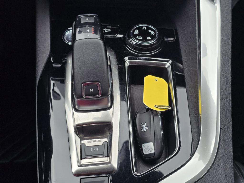 Peugeot 3008 1.2 puretech allure