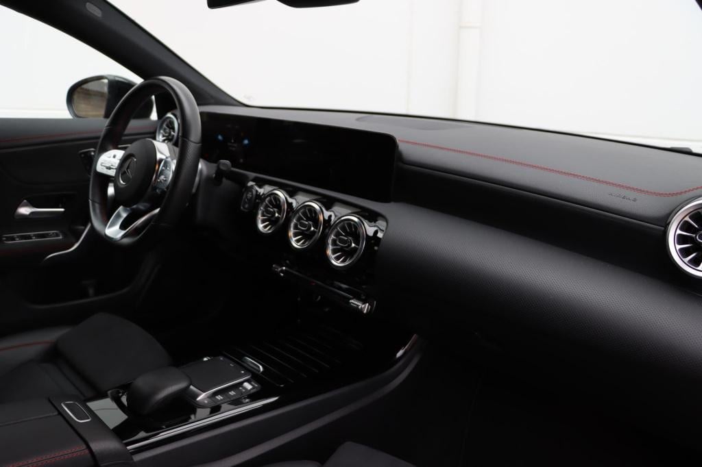 Mercedes-Benz Cla 200 amg line 163pk