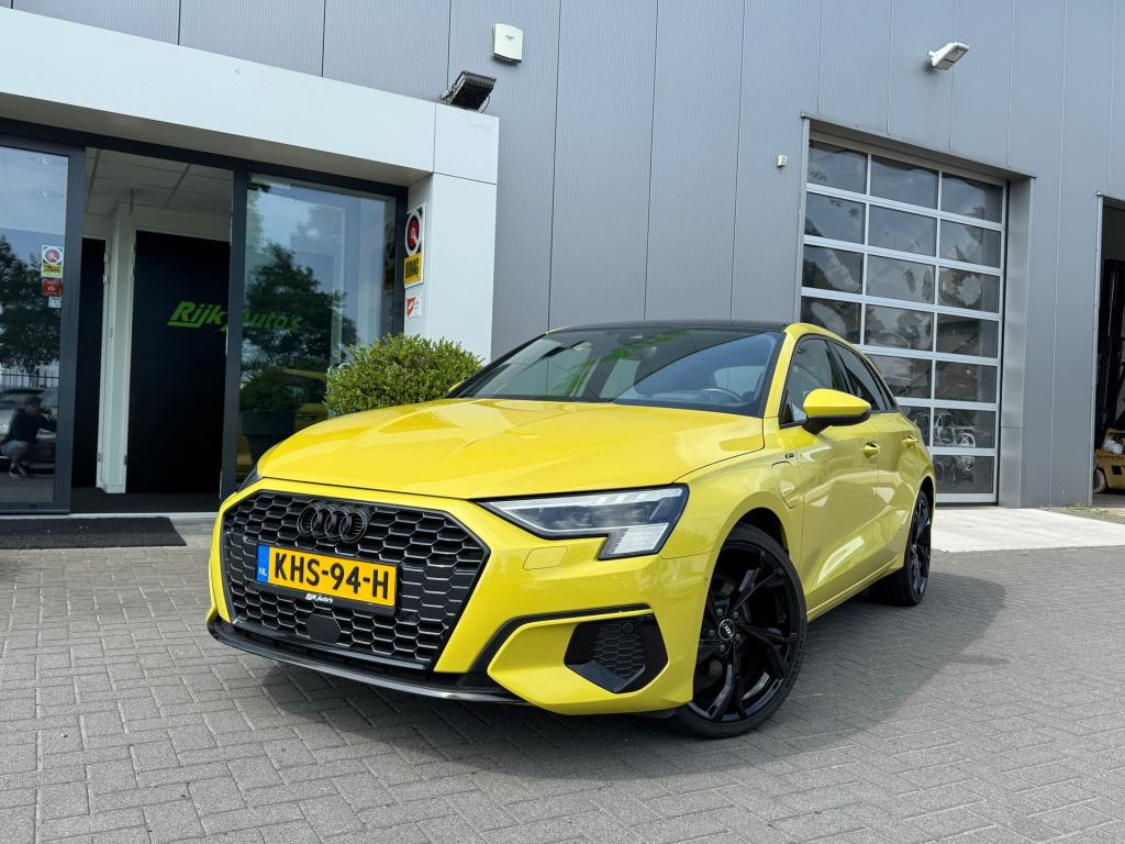 Audi A3 sportback 40 tfsie s-edition * pano * matrix * keyless * head-up