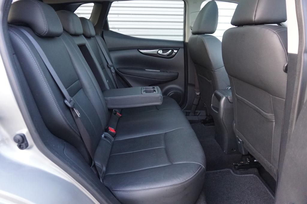 Nissan Qashqai 1.2 tekna - automaat / climate / navi / cruise / leder / cam