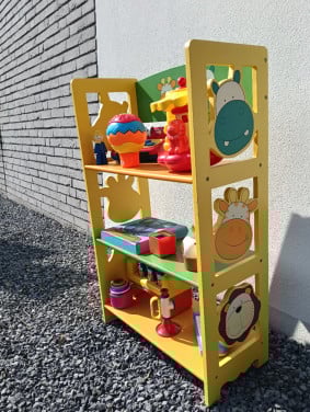 Kinderkastje inclusief babyspeelgoed